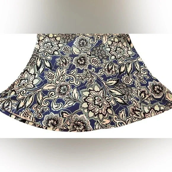 Westport Floral Cold Shoulder Swing Hem Top Size 1X - Picture 4 of 6